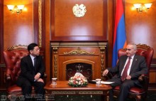 Galust Sahakyan Receives the Ambassador of China