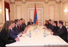 Galust Sahakyan Receives the Parliamentary Delegation of the Netherlands