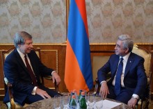 PRESIDENT RECEIVES OSCE MINSK GROUP CO-CHAIR JAMES WARLICK