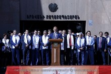 Мэр Тарон Маргарян поздравил жителей столицы с Днем Еревана