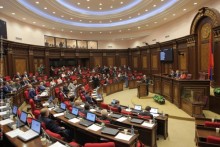 Парламент принял в первом чтении проект закона об идентификационных картах