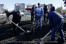 Мэр Еревана Тарон Маргарян принял участие в общегородской посадке деревьев