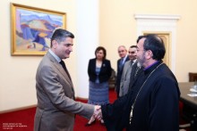 Премьер-министр принял делегацию, возглавляемую архиепископом Хажаком Парсамяном