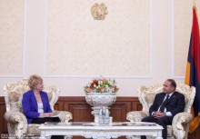 Председатель НС О.Абраамян принял директора Армянского офиса USAID