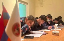 Այսօր ՀՀԿ Չարենցավանի շրջանային կազմակերպությունում մեկնարկել է անգլերենի ուսուցման դասընթացը