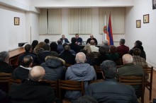 ՀՀԿ ԳՄ անդամ, Երևան քաղաքի շրջանային կազմակերպությունների համակարգող, ՀՀ ԱԺ պատգամավոր Տարոն Մարգարյանը և ՀՀԿ ԳՄ անդամ Ռուբեն Թադևոսյանը հանդիպել են ՀՀԿ Նոր Նորքի շրջանային խորհրդի հետ