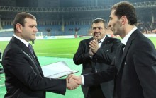 Mayor Taron Margaryan awarded Sargis Hovsepyan with the gold medal of the Mayor of Yerevan