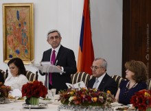 The President of Lebanon gave an official dinner in honor of President Serzh Sargsyan and Mrs. Rita Sargsyan