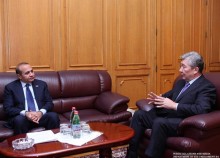 Председатель НС О.Абраамян принял посла Казахстана