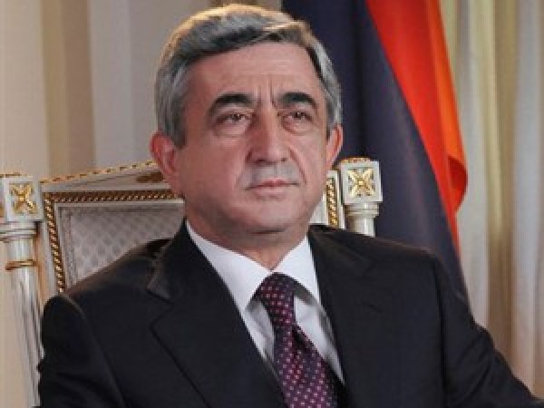 ... Sargsyan received the Vice Presidents of the Western Armenian National Congress non-governmental organization Norat Ter-Grigoriants and Karen Mikaelian. - 3518_b