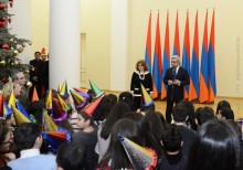 В резиденции Президента РА организуются праздничные мероприятия для детей столицы и областей