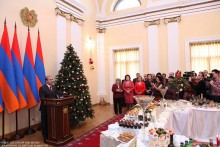 Председатель НС О.Абраамян пригласил на праздничный прием руководителей и журналистов СМИ, аккредитованных в парламенте