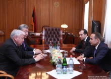 Председатель НС принял вице-спикера Палаты представителей Парламента Казахстана