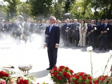 PRESIDENT SERZH SARGSYAN PAID TRIBUTE TO THE MEMORY OF THE STATE AND POLITICAL FIGURE ANDRANIK MARGARIAN