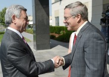 ON THE OCCASION OF INDEPENDENCE DAY OF THE UNITED STATES OF AMERICA, PRESIDENT SERZH SARGSYAN VISITED THE US EMBASSY IN ARMENIA