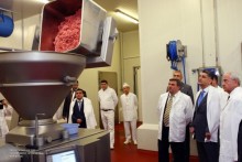 Премьер-министр посетил завод по производству мясной продукции «Натфуд»