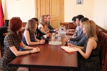 ԱԺ փոխնախագահը հանդիպեց ռուսաստանցի լրագրողների եւ հասարակական գործիչների հետ
