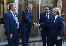 PRESIDENT VISITED THE CENTER FOR NATIONAL SECURITY THREAT ANALYSIS AND ASSESSMENT OF THE NATIONAL SECURITY COUNCIL STAFF