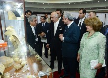 PRESIDENT ATTENDED THE OPENING OF THE YEREVAN SHOW-2013 INTERNATIONAL JEWELRY EXHIBITION
