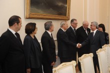 PRESIDENT RECEIVED DELEGATION HEADED BY THE SENATOR-MAYOR OF MARSEILLE JEAN-CLAUDE GAUDIN