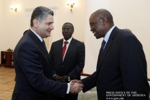 Prime Minister Receives World Bank Regional Director