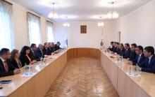 Были обсуждены вопросы, связанные с ходом работ, осуществляемых в рамках соглашения подписанного между Ереваном и Степанакертом