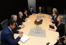 IN VILNIUS, PRESIDENT SARGSYAN MET WITH THE PRESIDENT OF THE EU EUROPEAN AND SOCIAL COMMITTEE (EESC) HENRI MALOSSE
