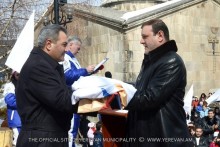 The flag of Pan-Armenian games was given into the charge of Yerevan