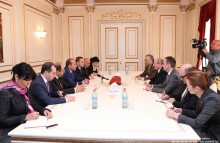 RA NA President Hovik Abrahamyan Receives the Foreign Minister of Serbia