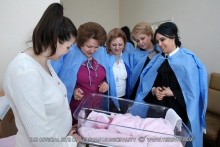 The first congratulations received the women who had become mothers recently
