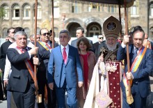 PRESIDENT SERZH SARGSYAN ATTENDED A SPECIAL EASTER MASS