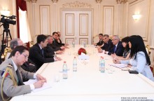 RA NA President Galust Sahakyan Receives the Parliamentary Delegation of France