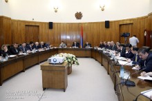 PM Receives Businessman Manvel Ter-Arakelyan