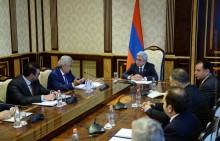 SERZH SARGSYAN MEETS MEMBERS OF SPECIALIZED COMMISSION FOR CONSTITUTIONAL AMENDMENTS ADJUNCT TO RA PRESIDENT