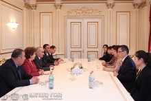 RA NA President Receives the Delegation of the All-China Women’s Federation