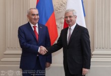 RA National Assembly President Galust Sahakyan Meets with the NA President of France